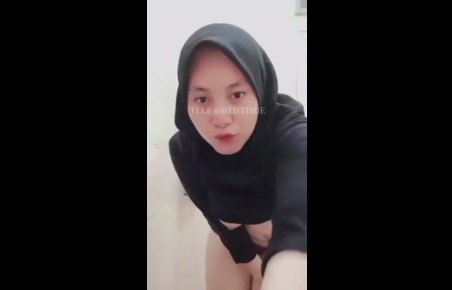 Video Viral Artis Indo Caramu Berdiri Terlalu Dekat Di Sudut Lift Yang Ramai Limited
